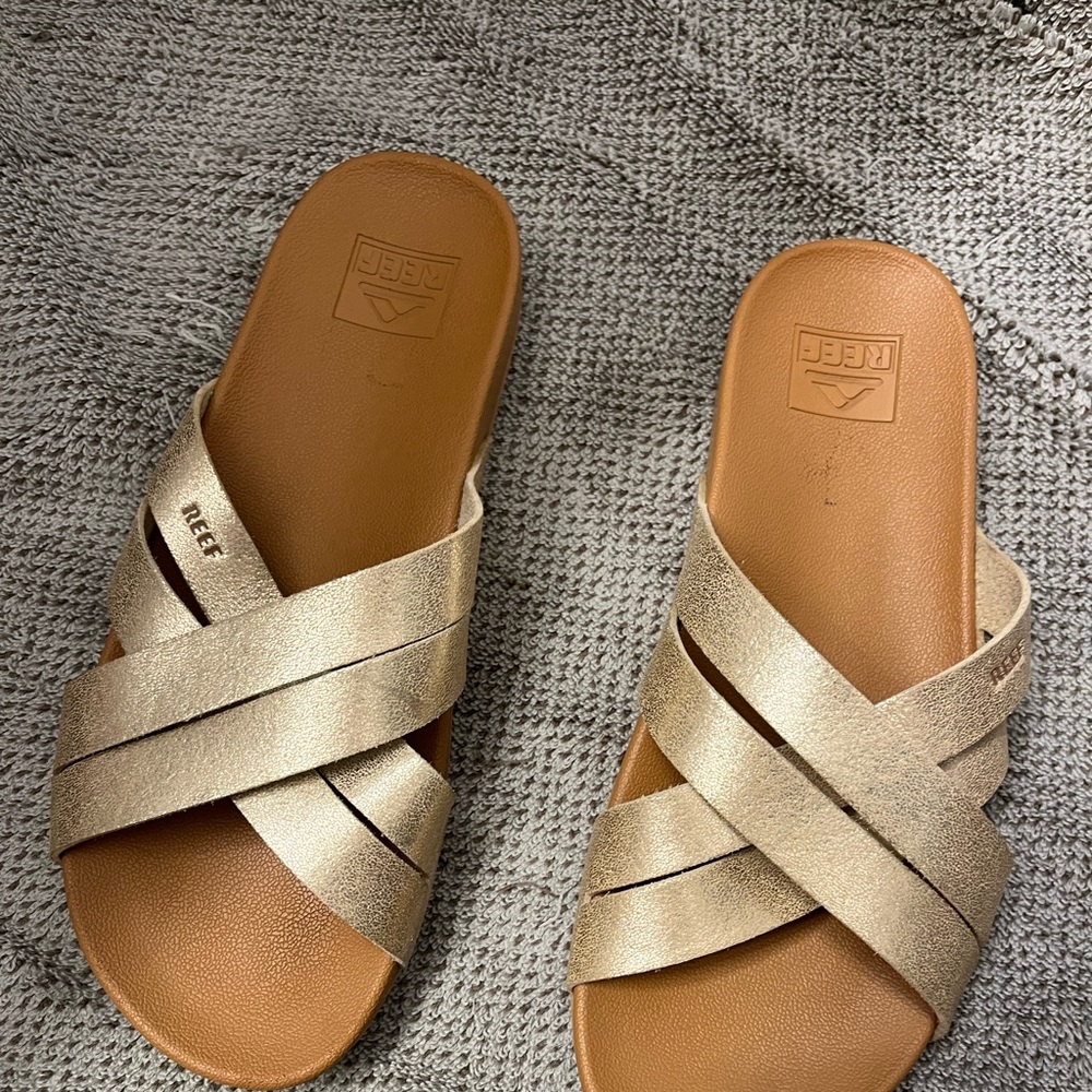 Reef gold Sandals.  Excellent pre loved cond.